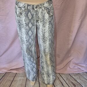 Denim snake print jeans grey/cream pockets zip/button close NWOT JR SIZE 11/30